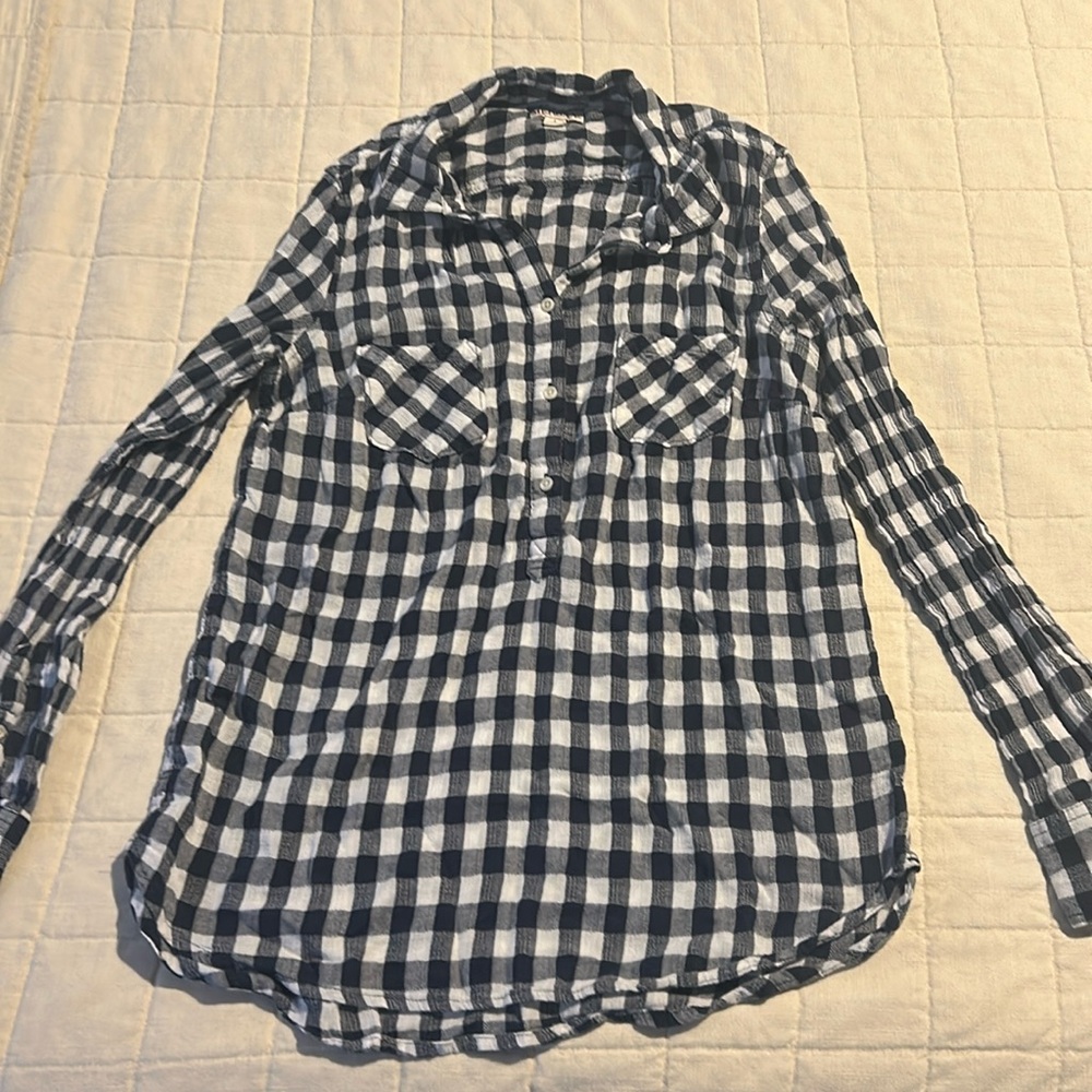 Merona size large long sleeve blue and white shirt